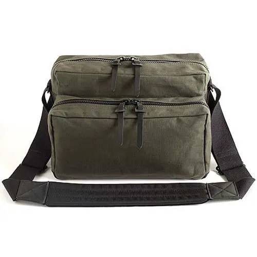 Artisan & Artist ACAM-1000 Canvas Camera Bag