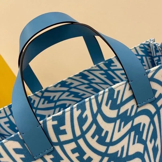 EN   Designer bags by Fendi 165