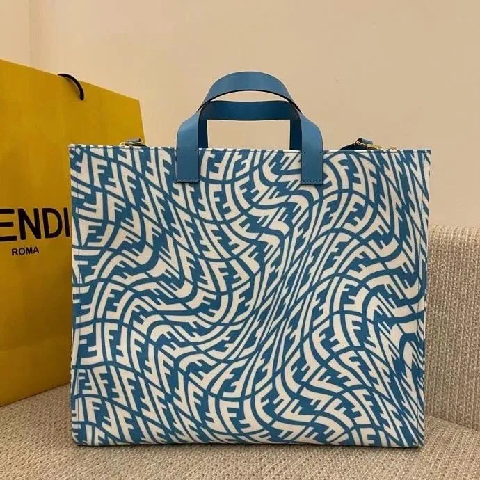 EN   Designer bags by Fendi 165