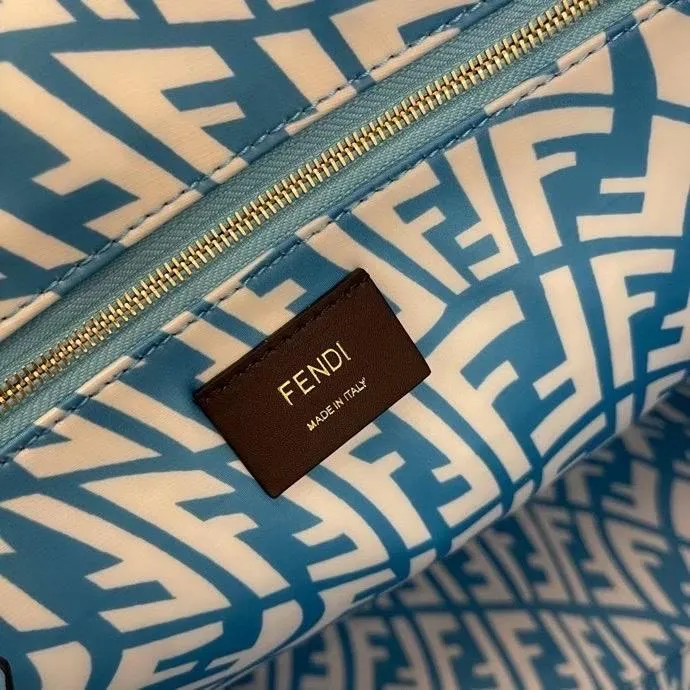 EN   Designer bags by Fendi 165