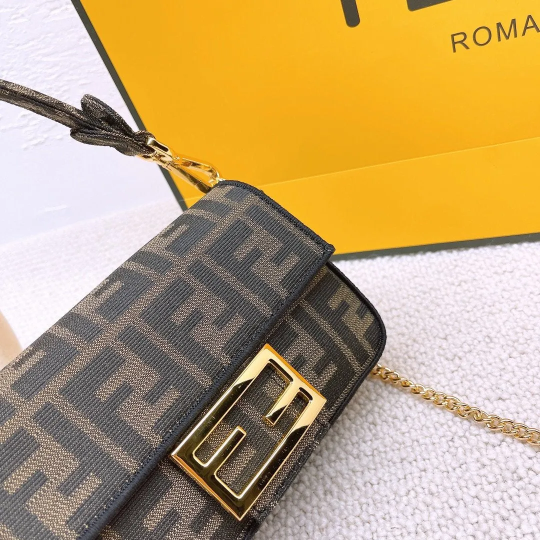 EN   Designer bags by Fendi 193