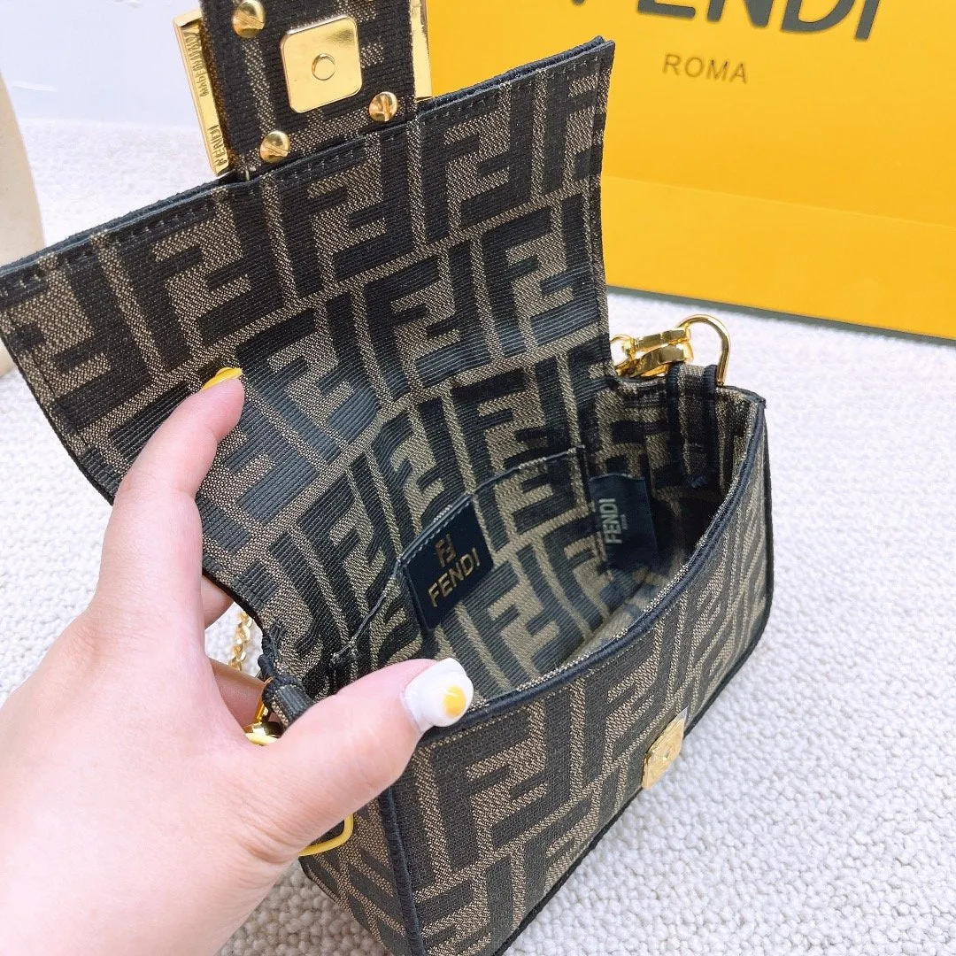 EN   Designer bags by Fendi 193