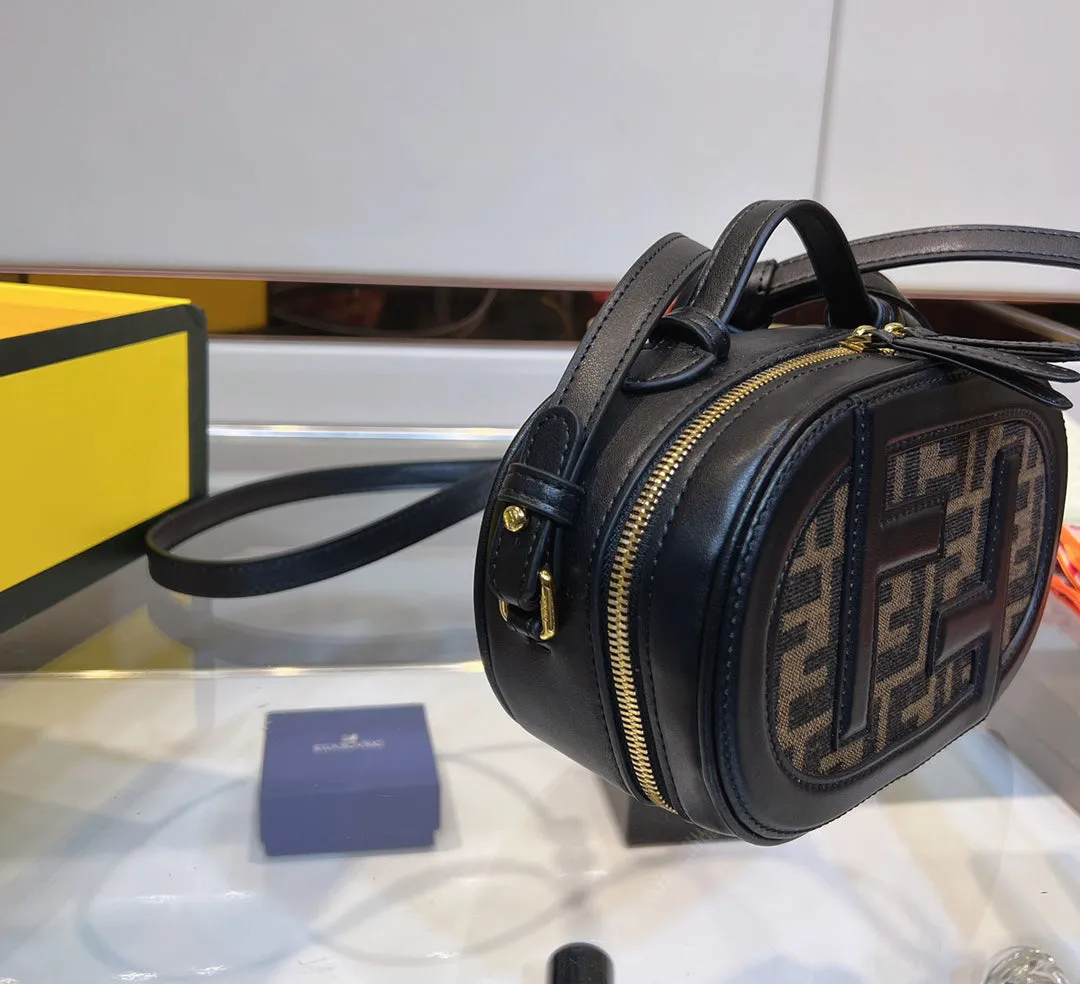 EN   Designer bags by Fendi 242