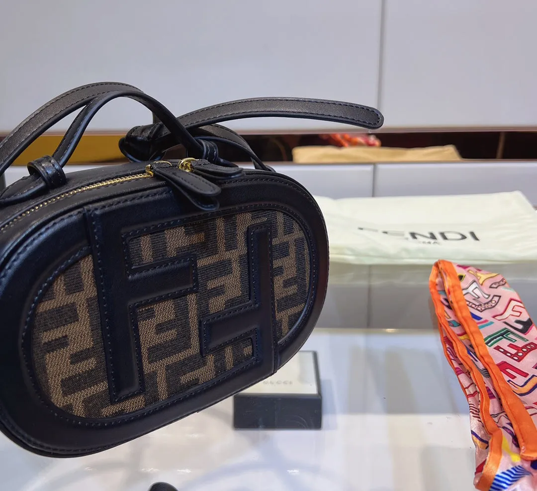 EN   Designer bags by Fendi 242