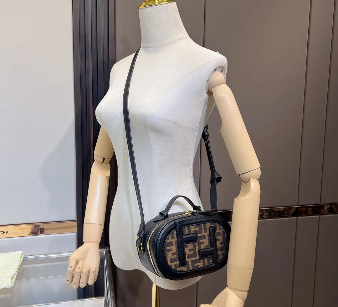 EN   Designer bags by Fendi 242
