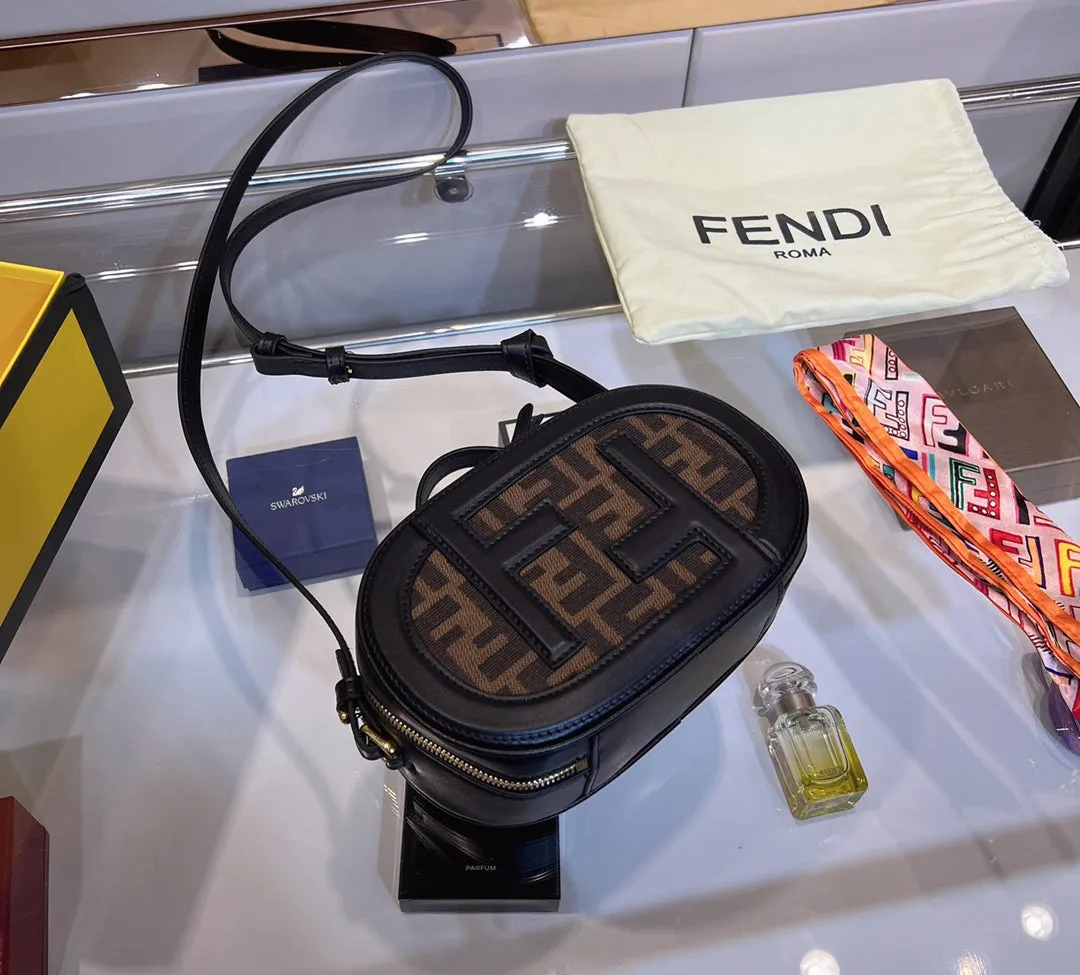 EN   Designer bags by Fendi 242